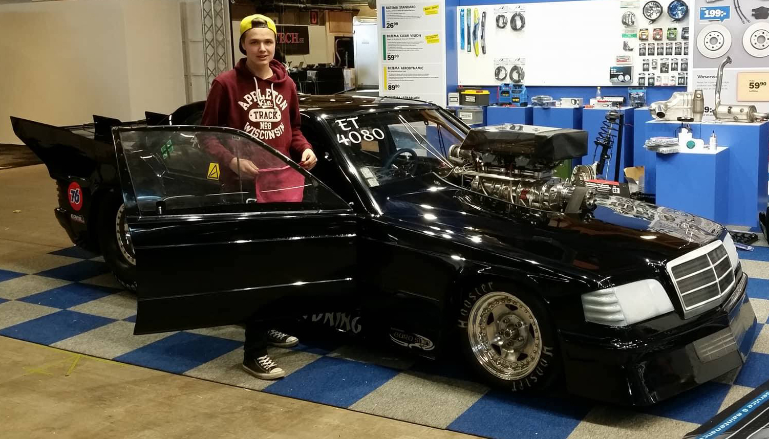 Linus Mercedes 190 E på tävlingsbanan